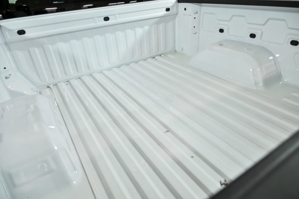 Used 2025 Chevrolet Silverado 1500 LT image 9