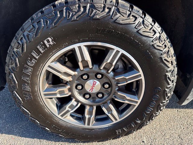 Used 2024 GMC Sierra 1500 AT4 w/ AT4 Preferred Package AWD/4WD image 11