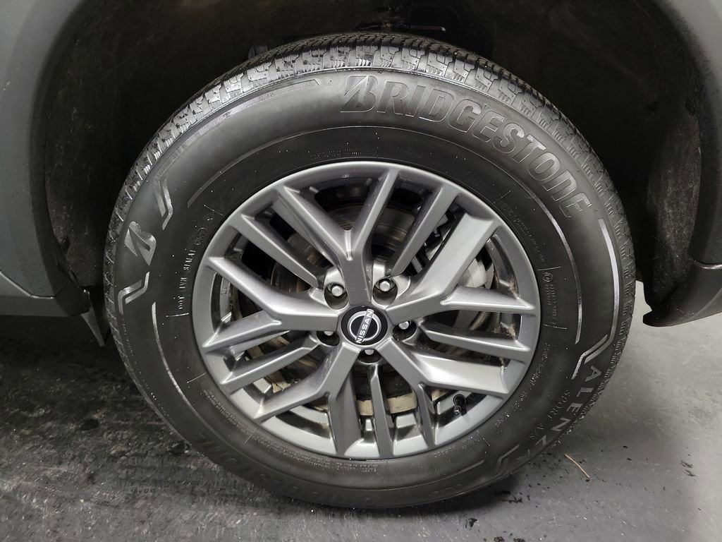Used 2023 Nissan Rogue S image 10