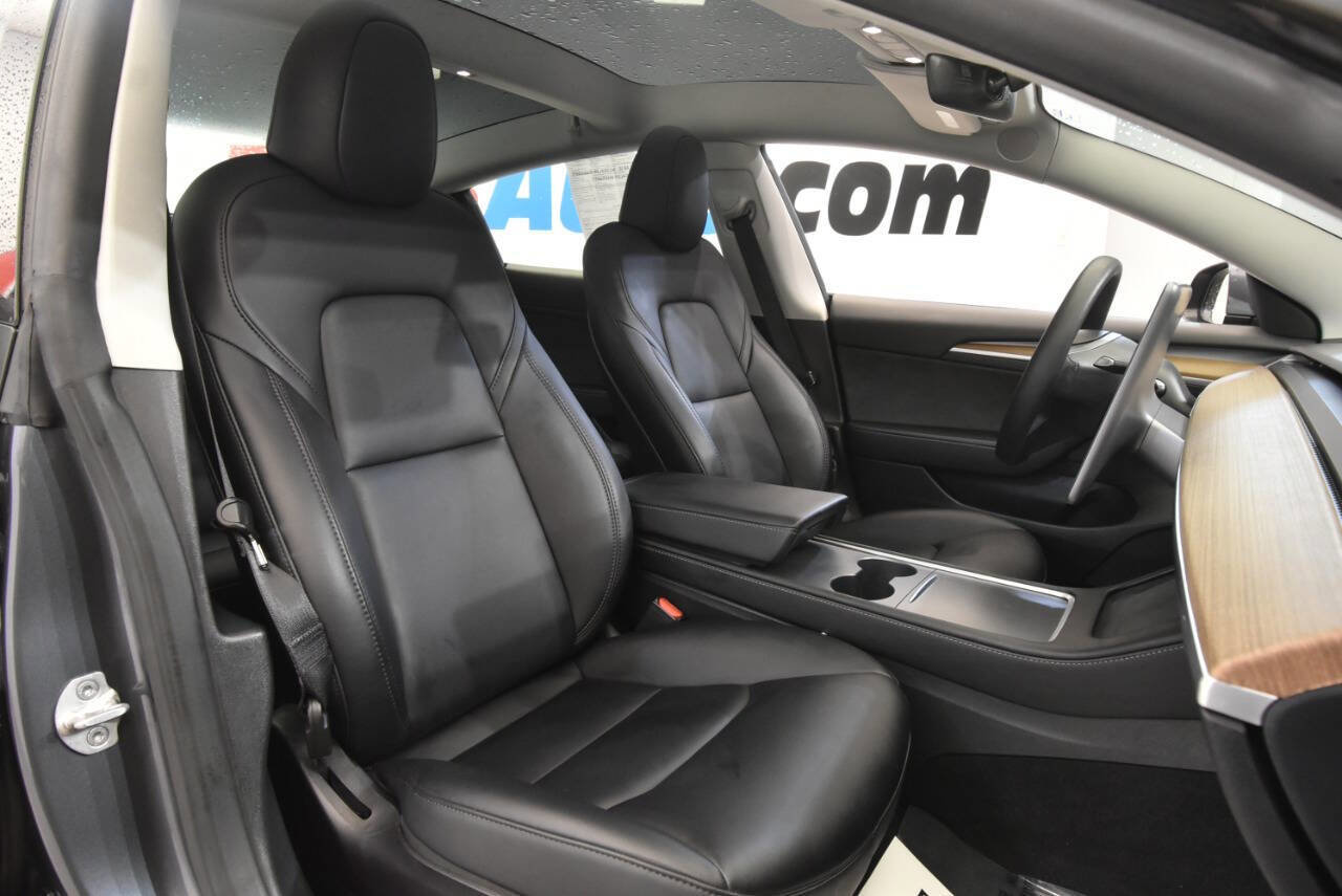 Used 2023 Tesla Model 3 Standard Range image 22