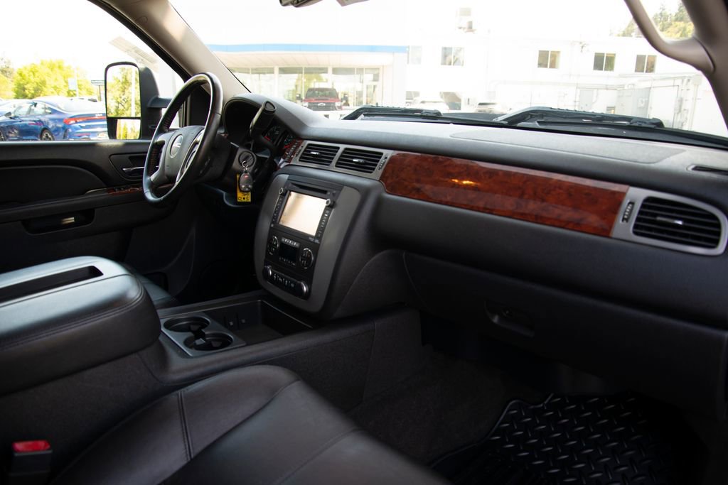 Used 2013 GMC Sierra 2500 SLT w/ Entertainment Package AWD/4WD image 19