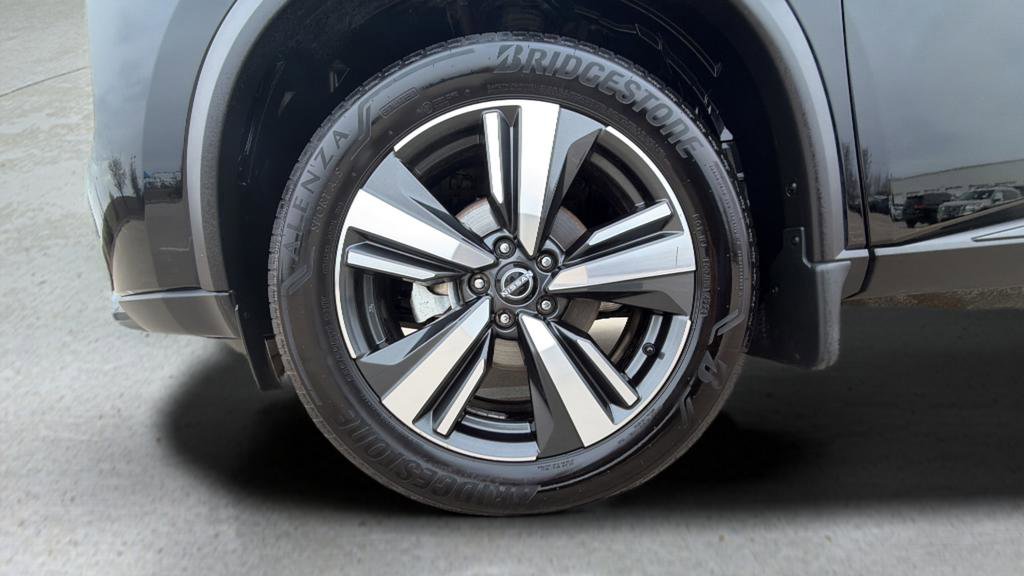 Certified 2025 Nissan Rogue SL w/ SL Premium Package image 28