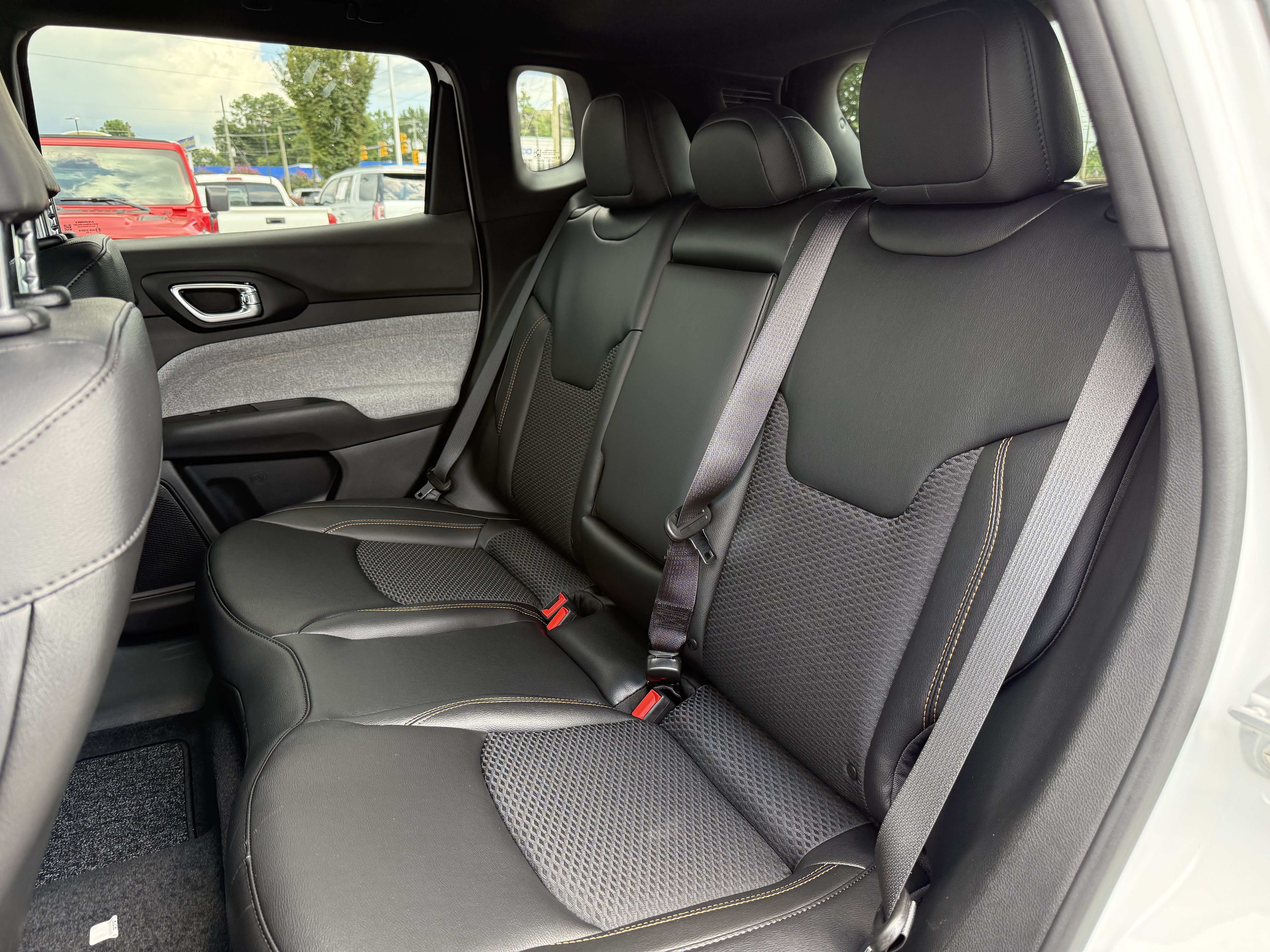 New 2026 Jeep Compass Latitude AWD/4WD image 31