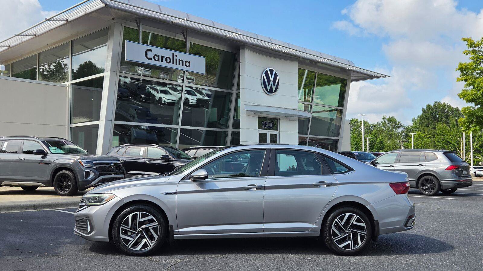 Certified 2023 Volkswagen Jetta SEL FWD image 2