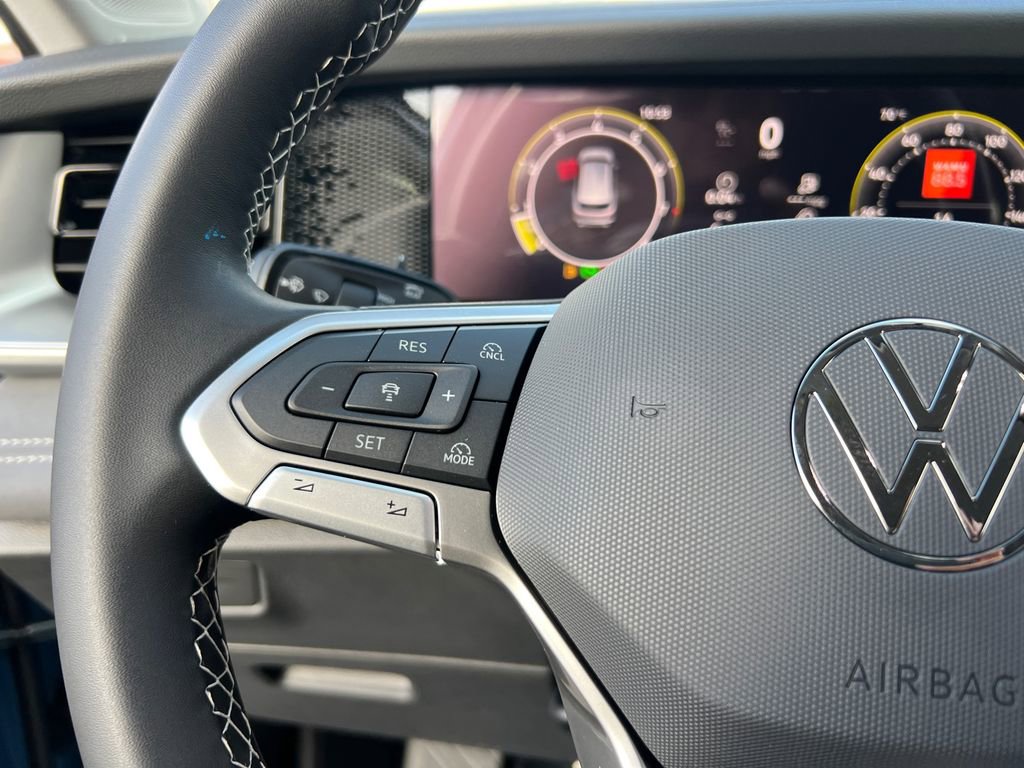 New 2026 Volkswagen Tiguan SE image 30