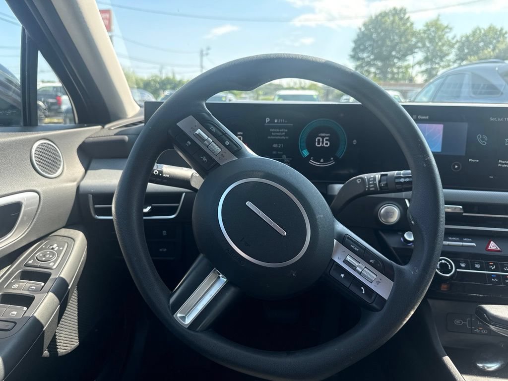 Used 2025 Hyundai Sonata SE FWD image 17