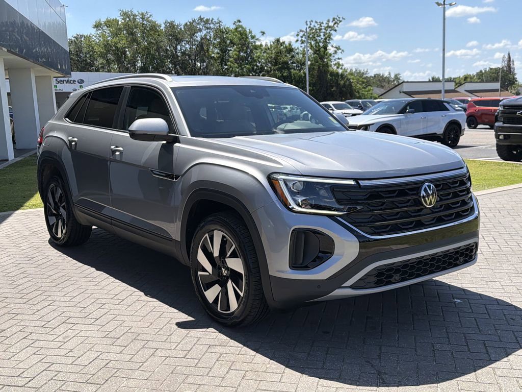 Used 2025 Volkswagen Atlas Cross Sport SE FWD image 7