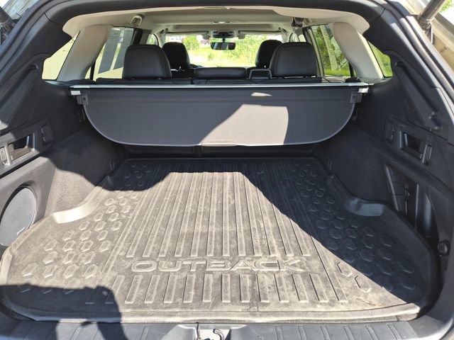 Used 2020 Subaru Outback Limited w/ Popular Package #2 AWD/4WD image 11