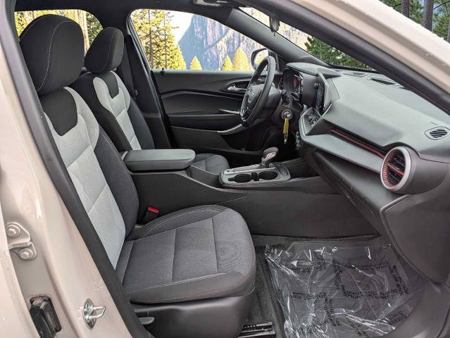 Used 2026 Chevrolet Trax RS w/ Sunroof Package FWD image 18