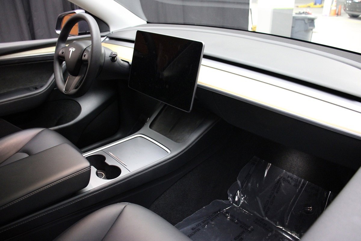 Used 2023 Tesla Model Y Long Range AWD/4WD image 28