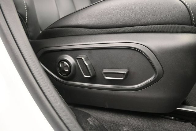 New 2026 Jeep Grand Cherokee L Limited w/ Limited Altitude Package AWD/4WD image 39