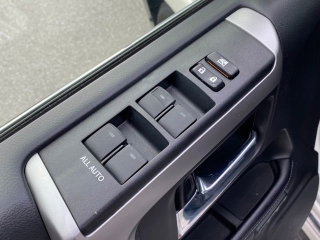 Used 2020 Toyota 4Runner Limited AWD/4WD image 12