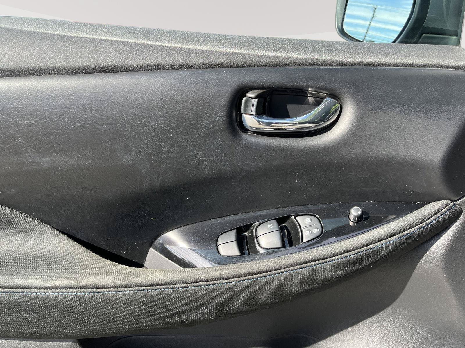 Certified 2025 Nissan Leaf SV Plus FWD image 19
