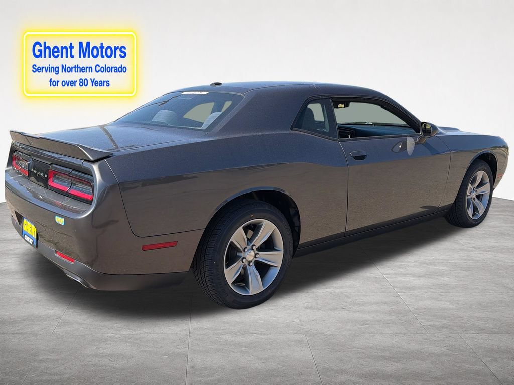 Used 2019 Dodge Challenger SXT RWD image 5