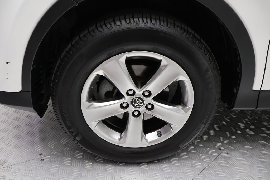 Certified 2015 Toyota RAV4 XLE image 4