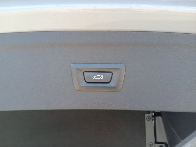 New 2026 BMW iX M70 image 10