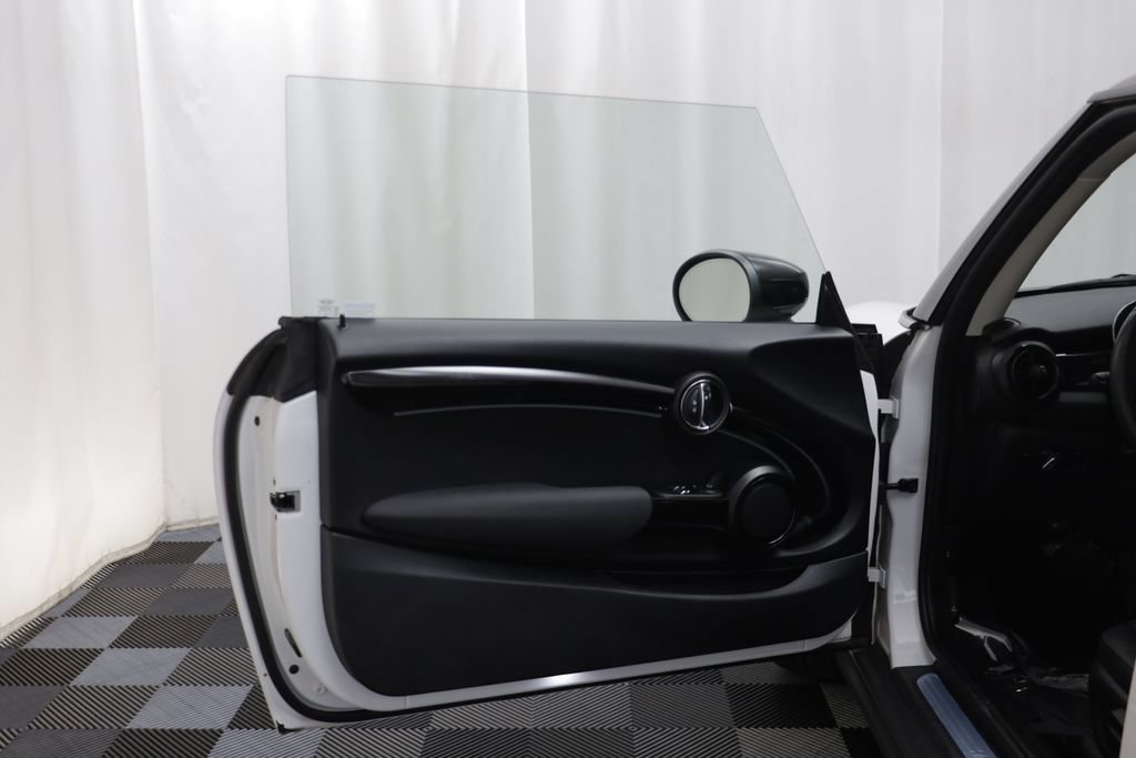 Certified 2024 MINI Cooper 2-Door Hardtop FWD image 4