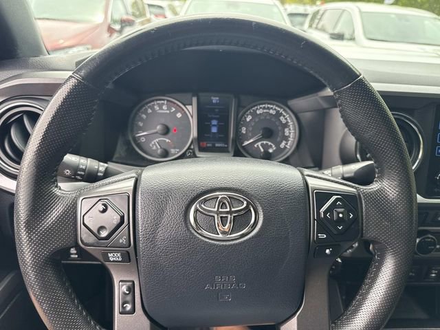 Used 2016 Toyota Tacoma TRD Sport AWD/4WD image 29