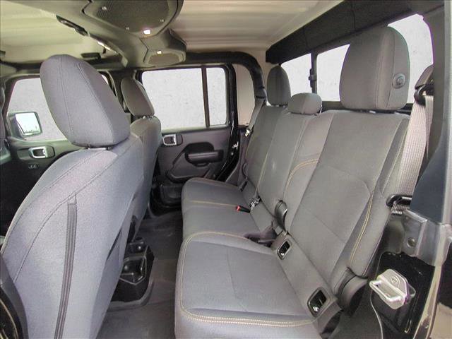 Used 2024 Jeep Gladiator Willys image 17