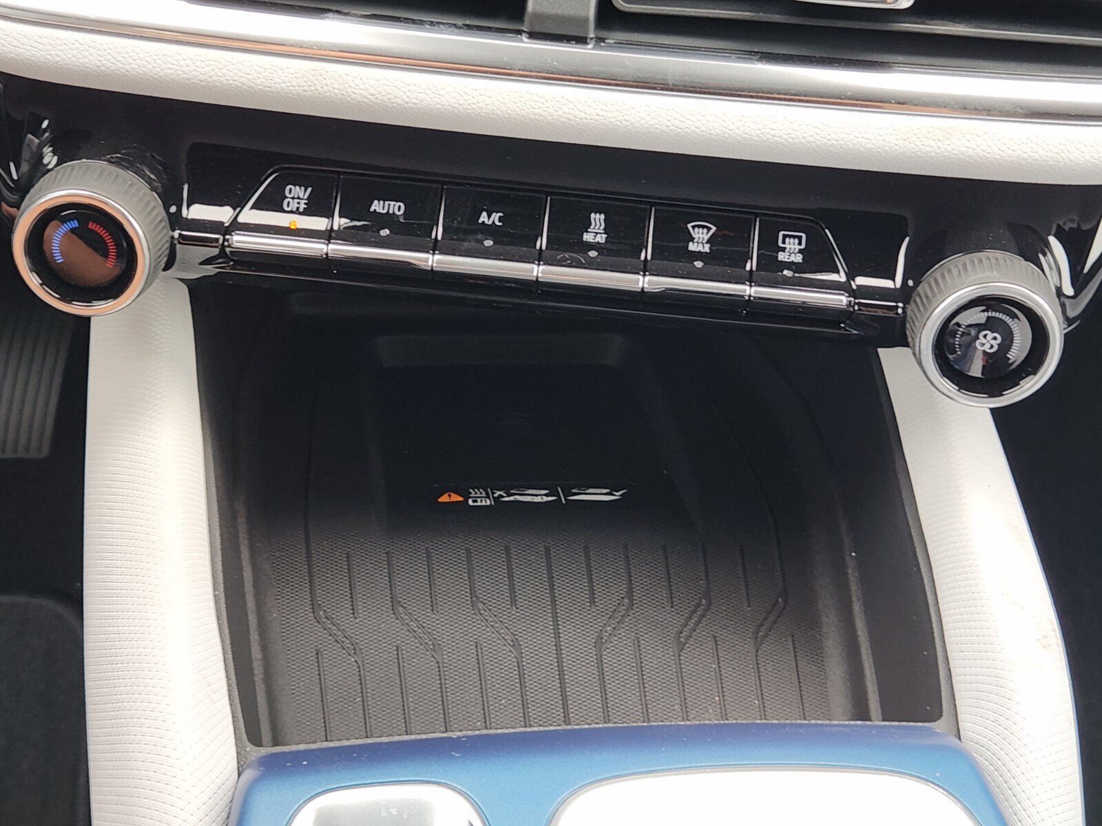 New 2026 Chevrolet Equinox EV LT AWD/4WD image 15