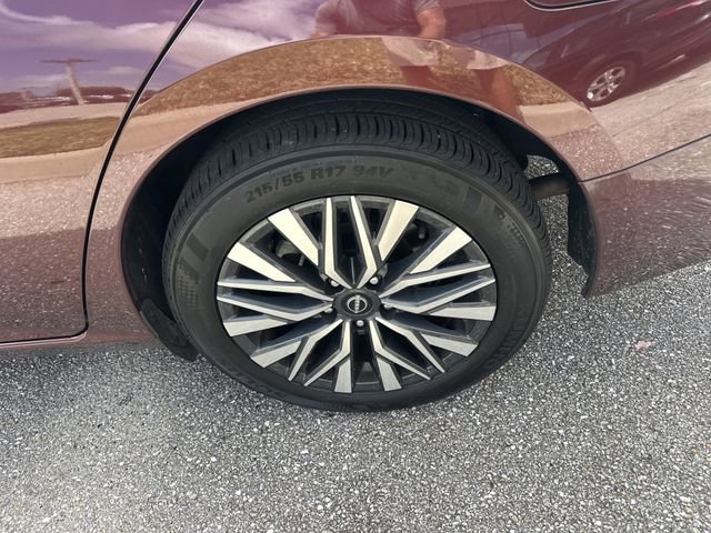 Used 2025 Nissan Altima 2.5 SV image 11