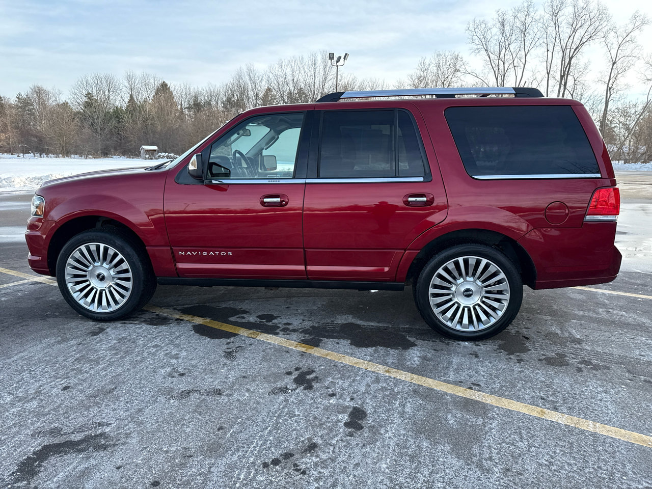 Used 2017 Lincoln Navigator Select image 8
