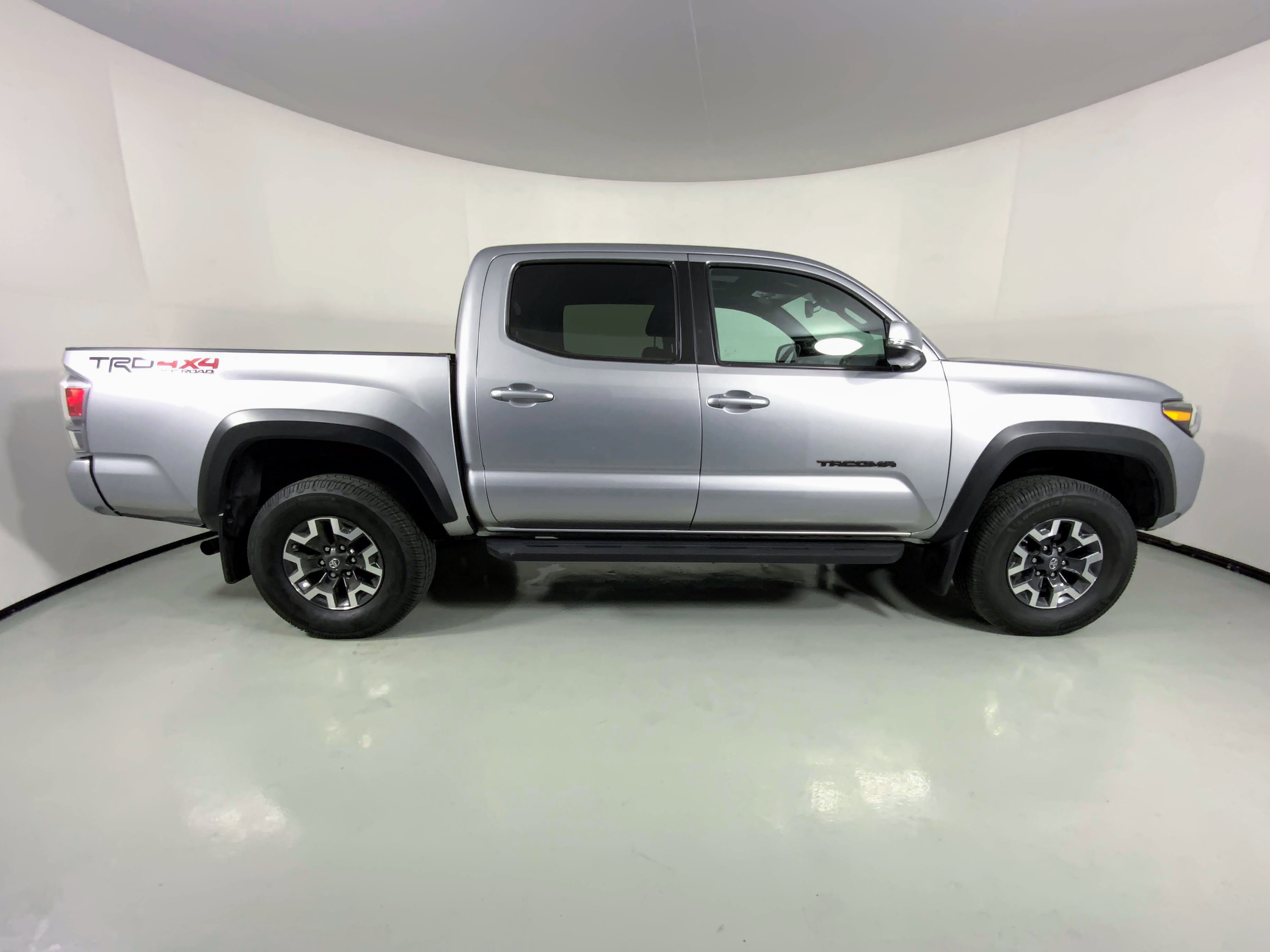 Used 2021 Toyota Tacoma SR image 3