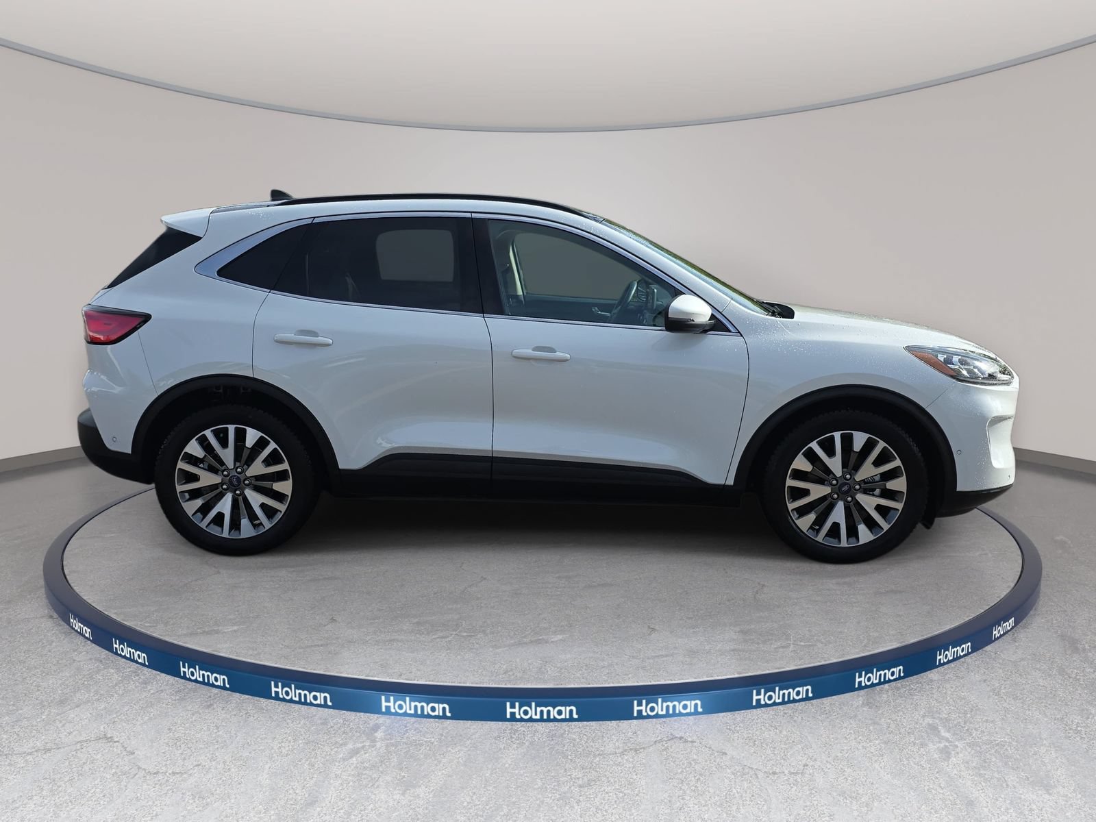 Used 2020 Ford Escape Titanium w/ Titanium Premium Package 2.0 FWD image 5