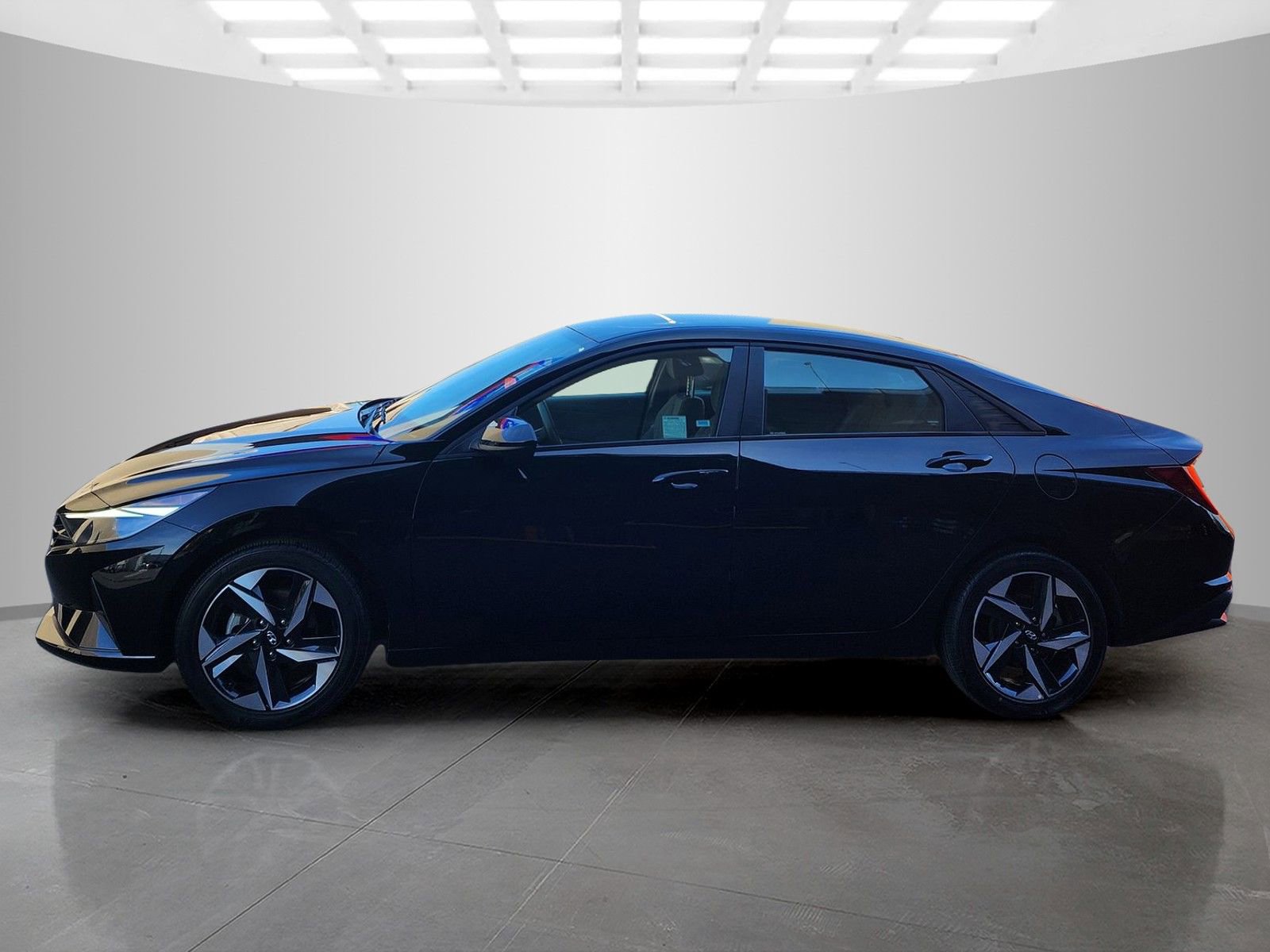 Certified 2023 Hyundai Elantra SEL w/ Convenience Package image 4