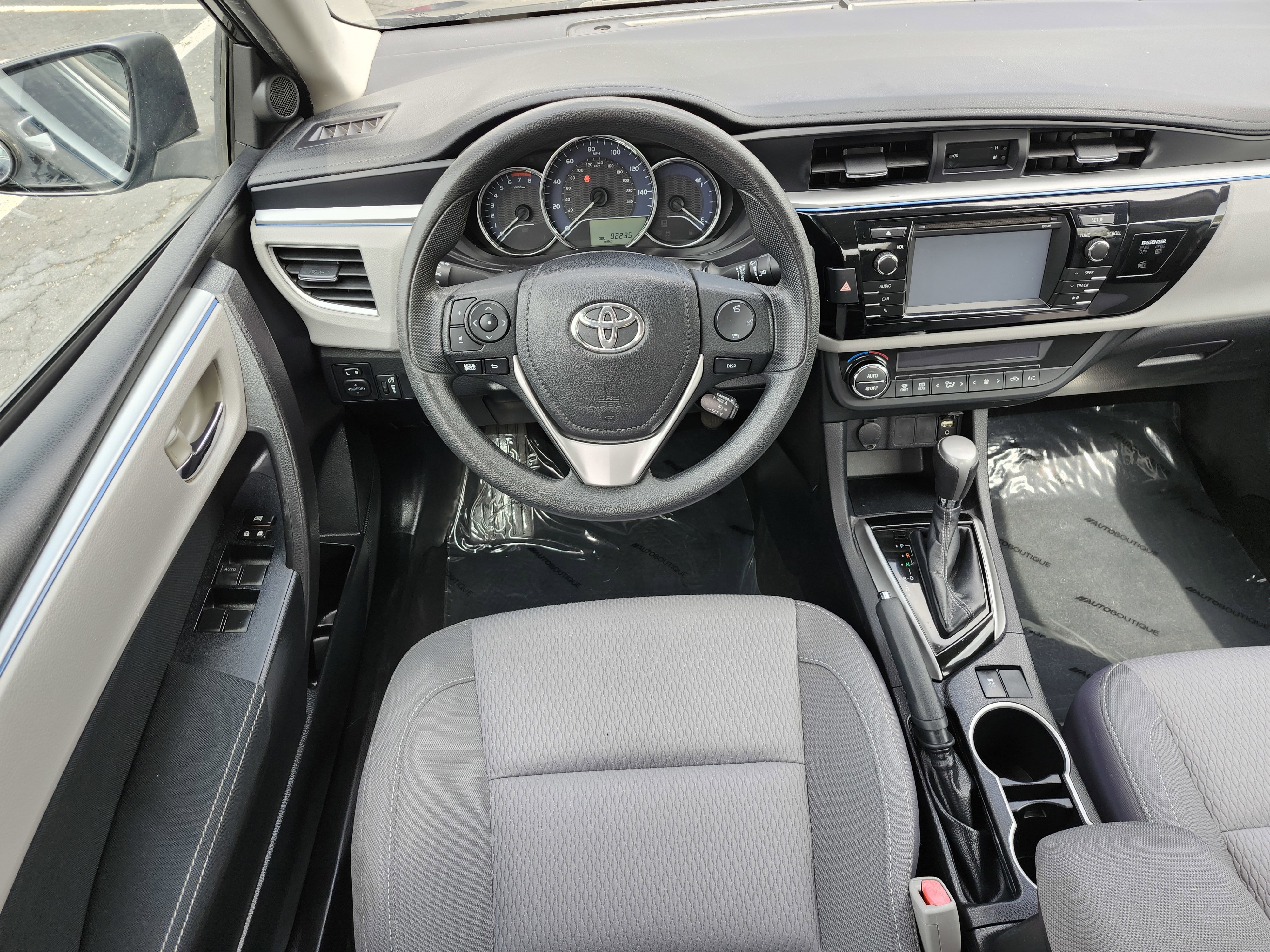 Used 2015 Toyota Corolla LE image 24