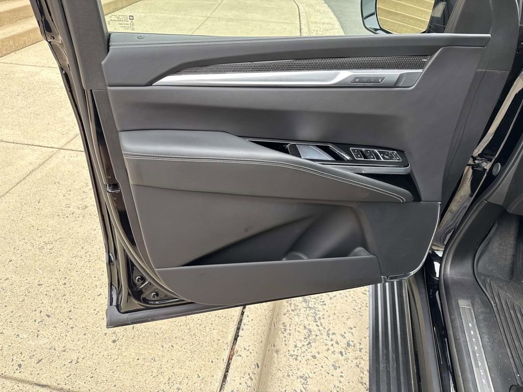 Used 2025 Cadillac Escalade V w/ LPO, Floor Liner Package image 28