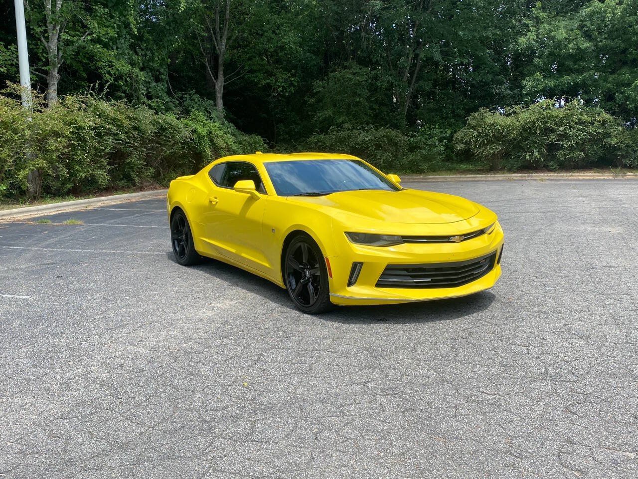 Used 2016 Chevrolet Camaro LT RWD image 3
