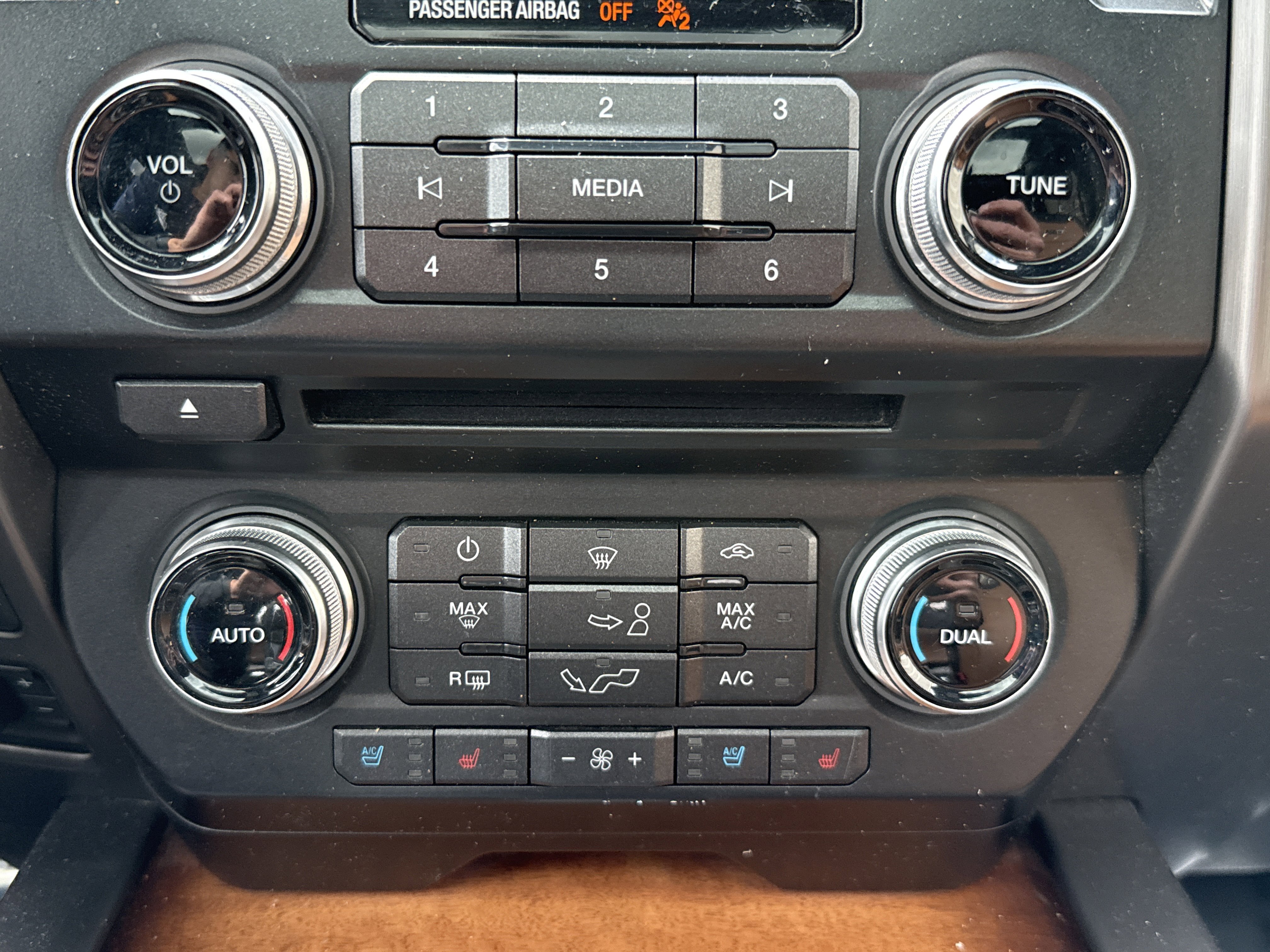 Used 2016 Ford F150 Limited AWD/4WD image 22