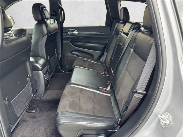 Used 2019 Jeep Grand Cherokee Laredo w/ Laredo X Package RWD image 17