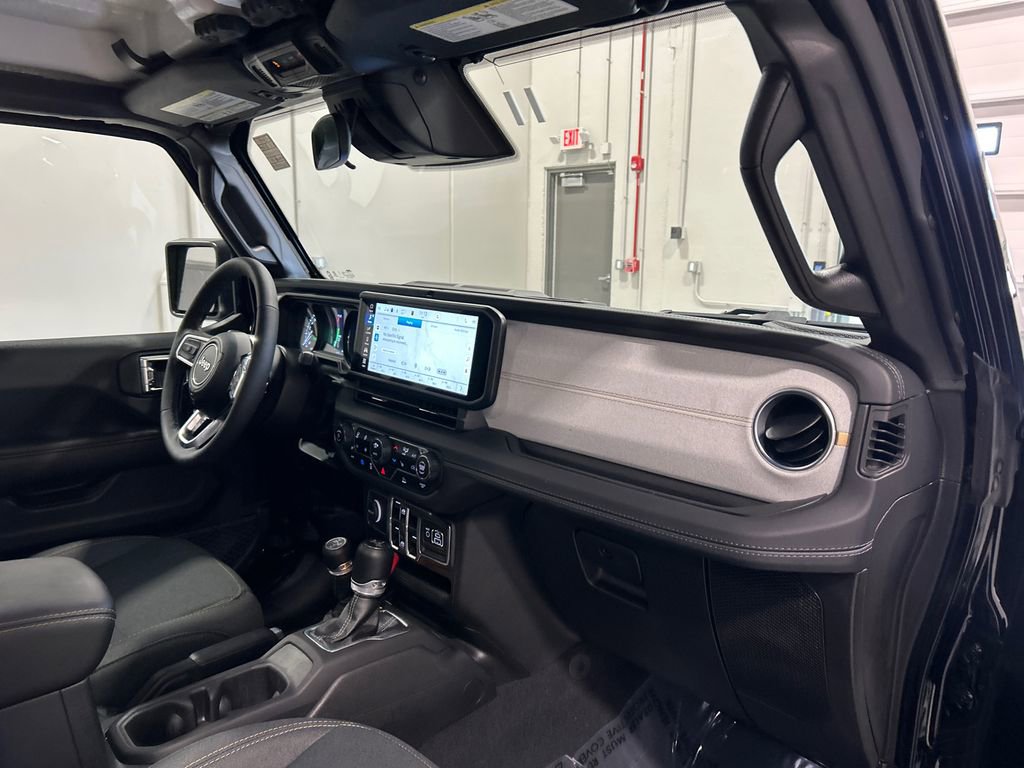 Used 2025 Jeep Wrangler Sahara 4xe image 34