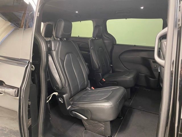 Used 2019 Chrysler Pacifica Touring-L Plus w/ S Appearance Package image 29