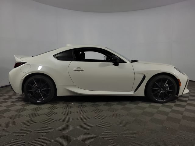 Used 2025 Toyota GR86 Premium RWD image 10