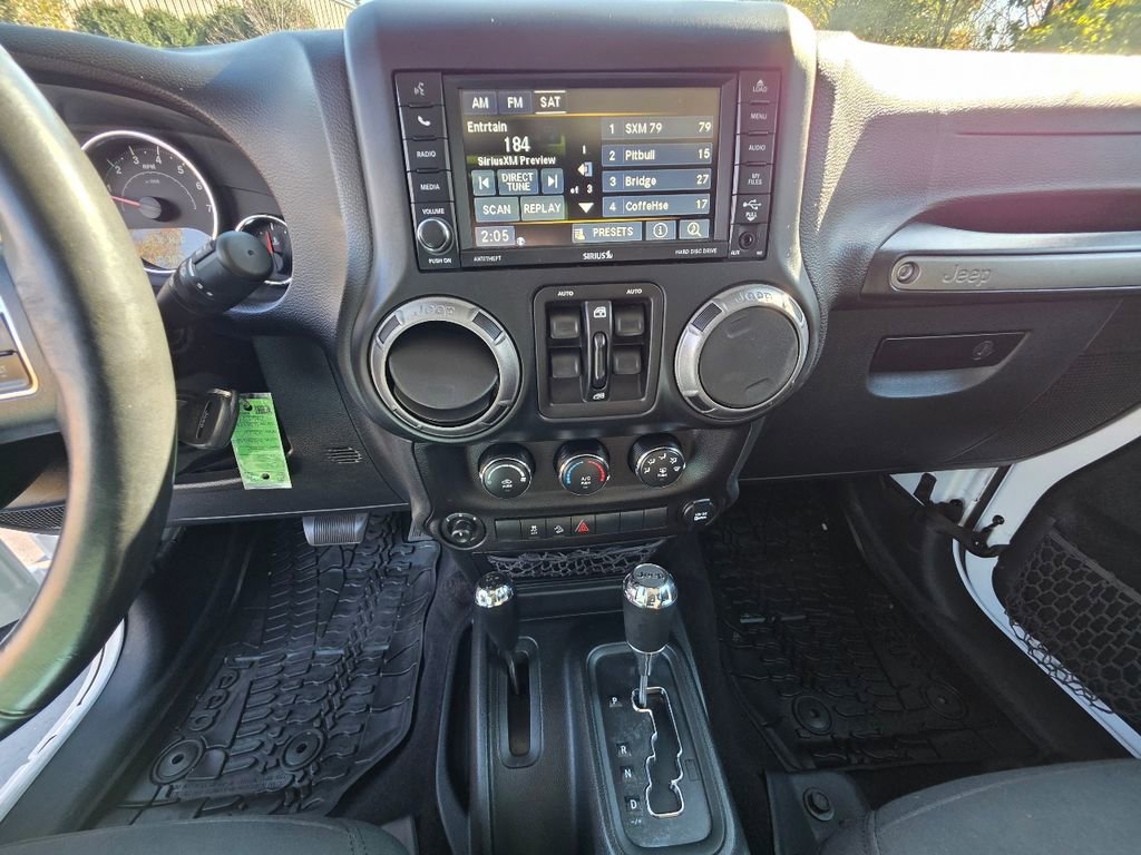 Used 2017 Jeep Wrangler Unlimited Willys image 24