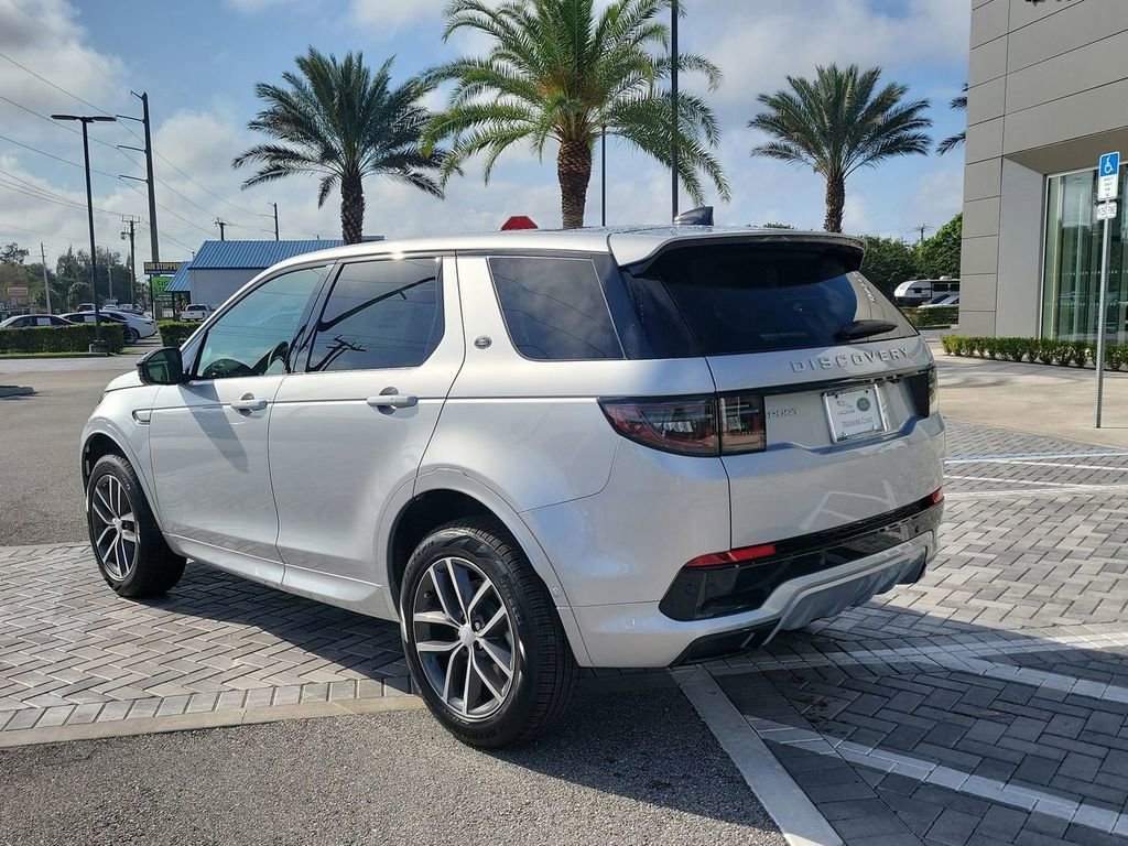 New 2025 Land Rover Discovery Sport S image 3
