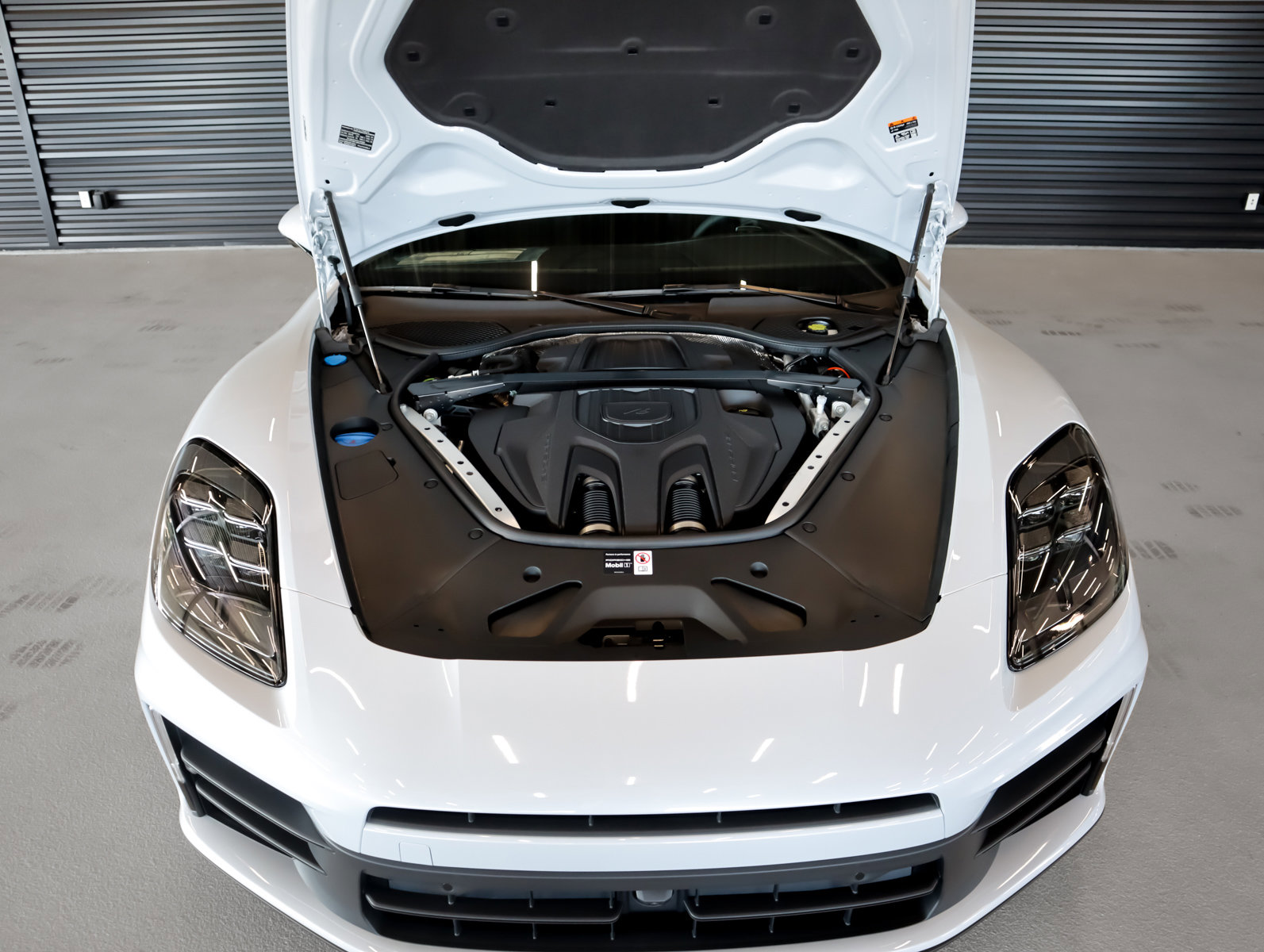 Used 2025 Porsche Panamera 4 image 12