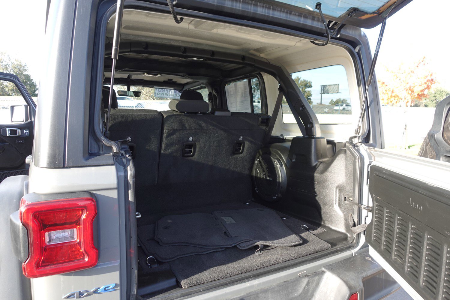 Used 2023 Jeep Wrangler Unlimited Rubicon 4xe w/ Cold Weather Group image 24