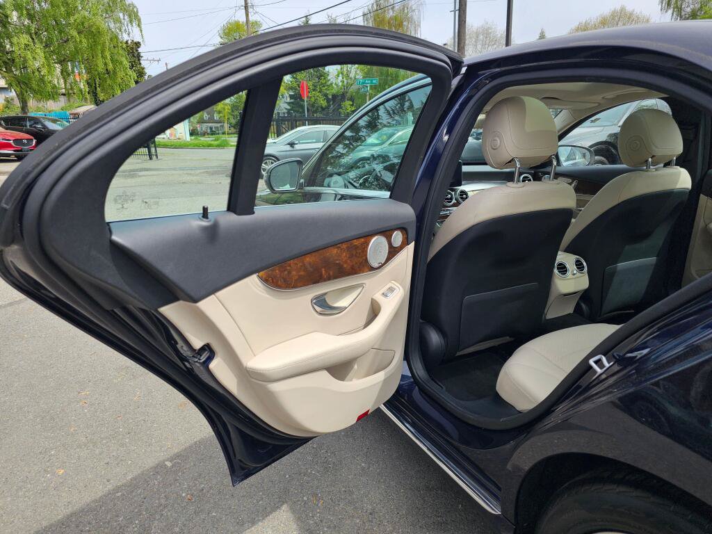 Used 2016 Mercedes-Benz C 300 4MATIC Sedan image 16