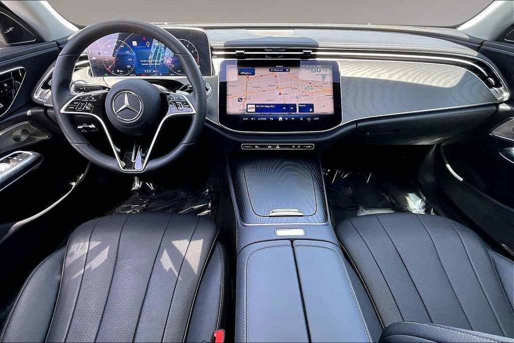 Used 2025 Mercedes-Benz E 350 4MATIC Sedan image 7