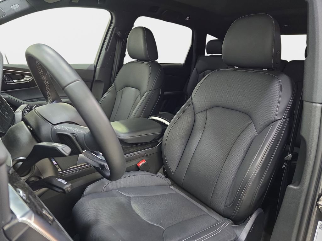 Used 2025 Audi Q7 3.0T Prestige w/ Prestige Package image 18