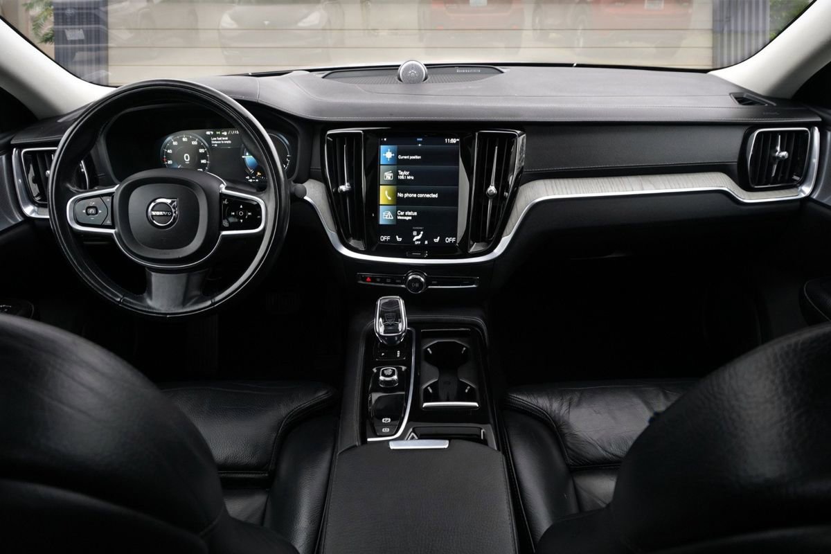 Used 2022 Volvo S60 T8 Inscription image 19