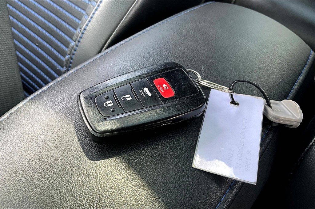 Used 2021 Toyota Corolla XSE image 10