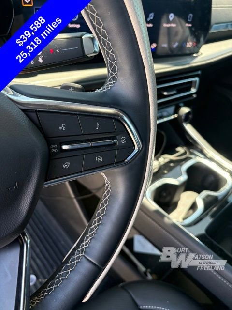 Used 2025 Chevrolet Traverse LT w/ Midnight/Sport Edition AWD/4WD image 15