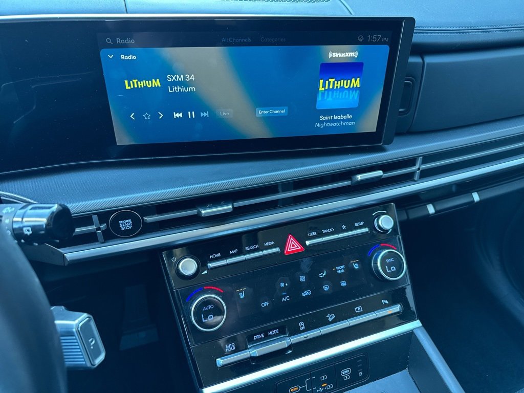 Used 2025 Hyundai Santa Fe SEL image 6