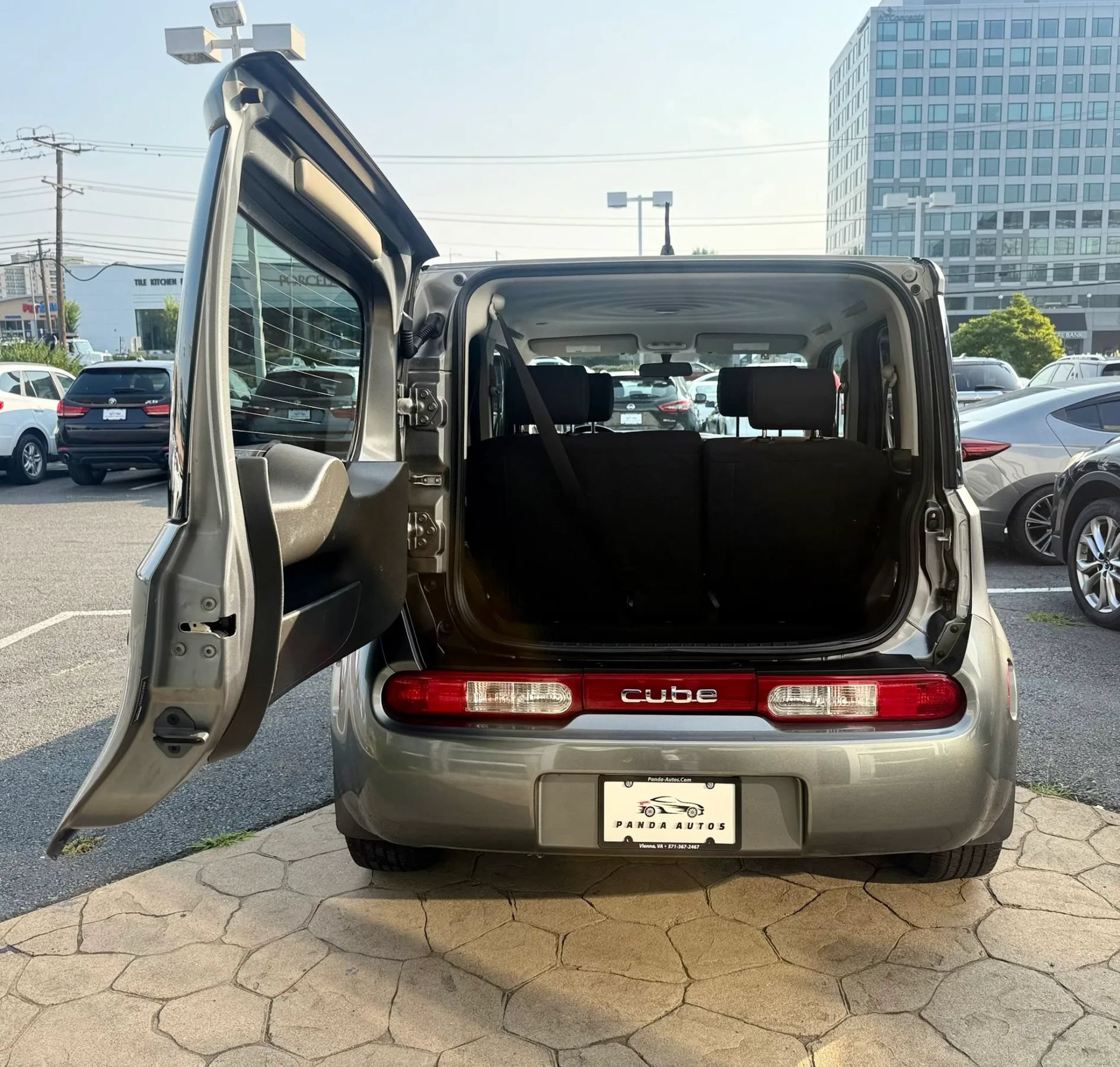 Used 2010 Nissan Cube 1.8 S w/ Interior Designer Pkg FWD image 38