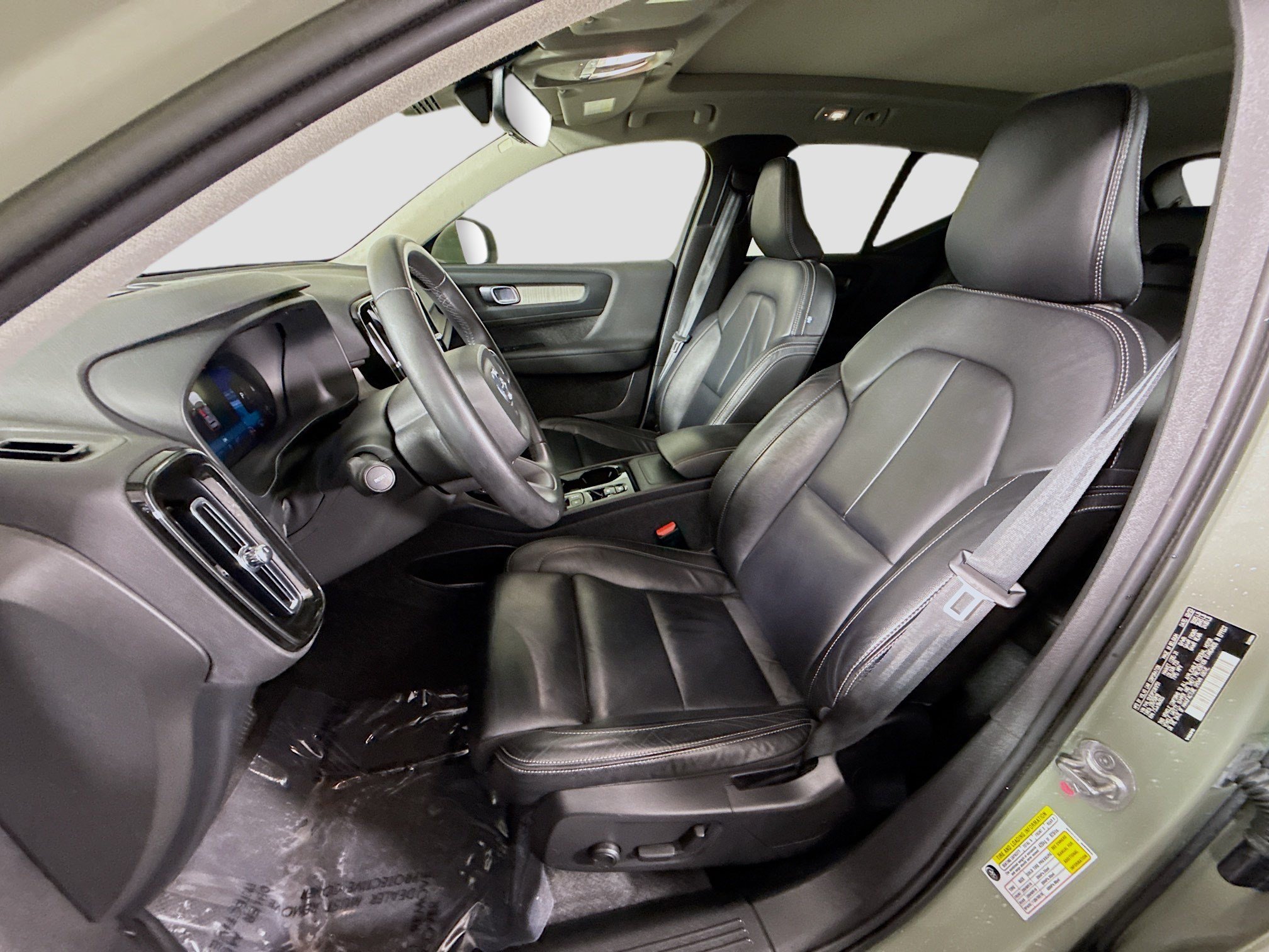 Used 2023 Volvo XC40 B5 Plus w/ Protection Package Premier AWD/4WD image 22
